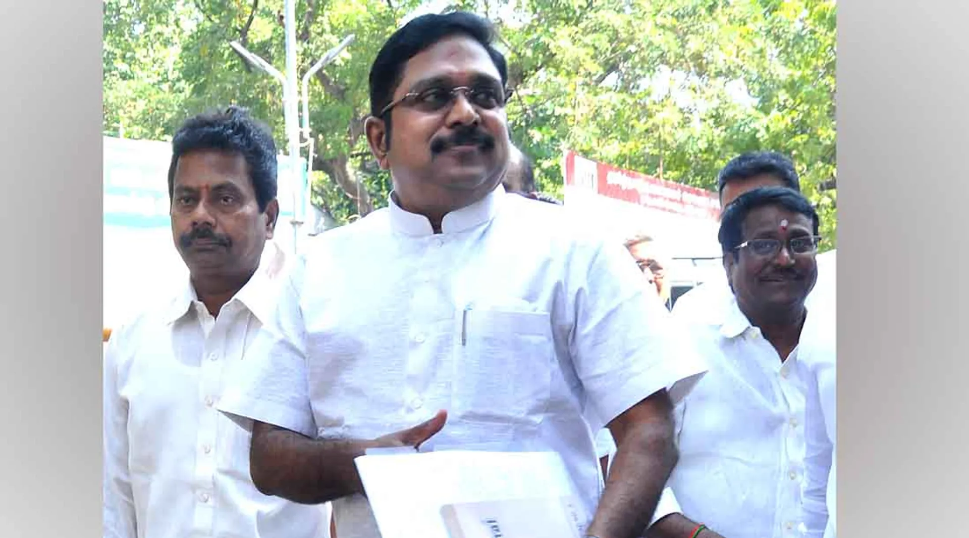 ttv dhinakaran